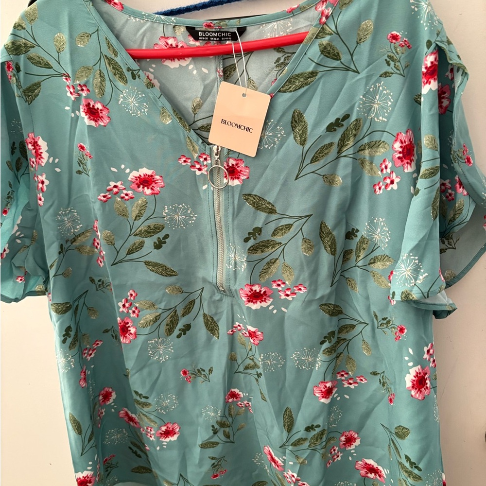 BloomChic Green Flutter Sleeve Floral Blouse